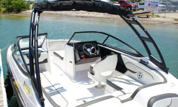 21' Yamaha Jet boat - Image 7