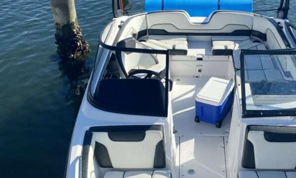 21' Yamaha Jet boat - Image 8