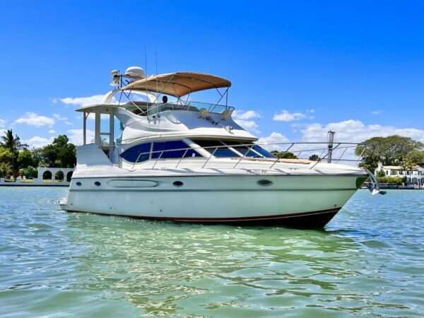 40' Maxum Flybridge