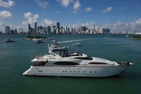 100' Azimut Jumbo Flybridge (Includes Jetski)