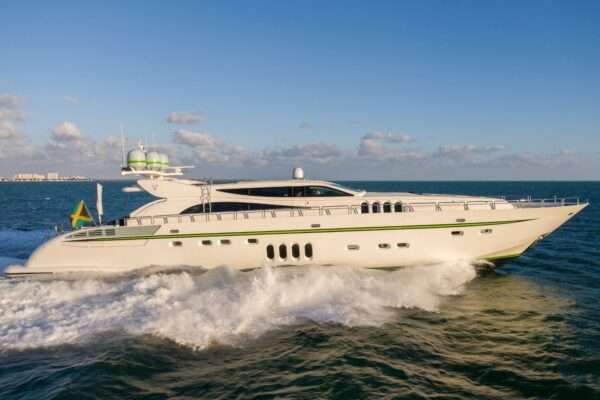 115' Leopard (Includes: Seabob, Trampoline, Tender)